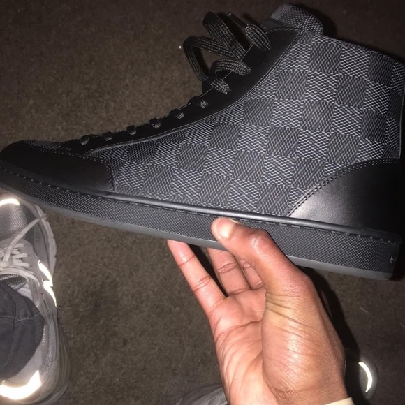 Louis Vuitton Sneakers - Picture 2 of 2